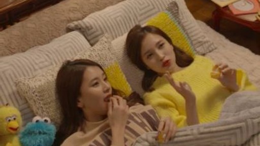 v live full twice mina chaeyoung s liev 트와이스 미나 채영의 눕방 라이브