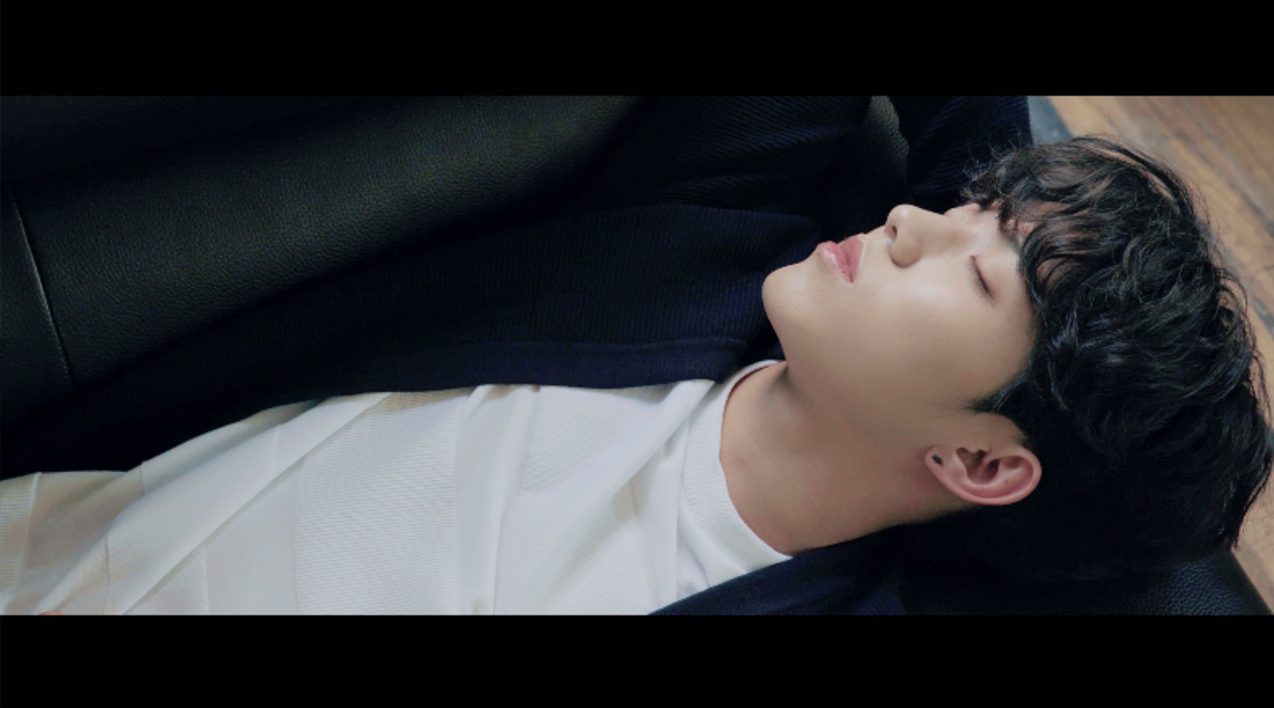 thumbnail DAY6(데이식스) "그렇더라고요(When you love someone)" M/V