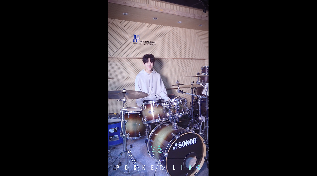thumbnail [POCKET LIVE] DAY6(데이식스) Dowoon(도운) "누군가 필요해"