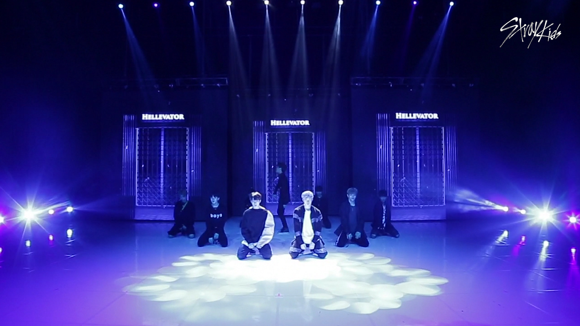 grrr stray kids performance