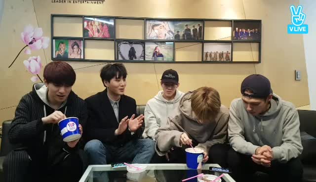 thumbnail DAY6는 후식 라이브 중EP.11🎤