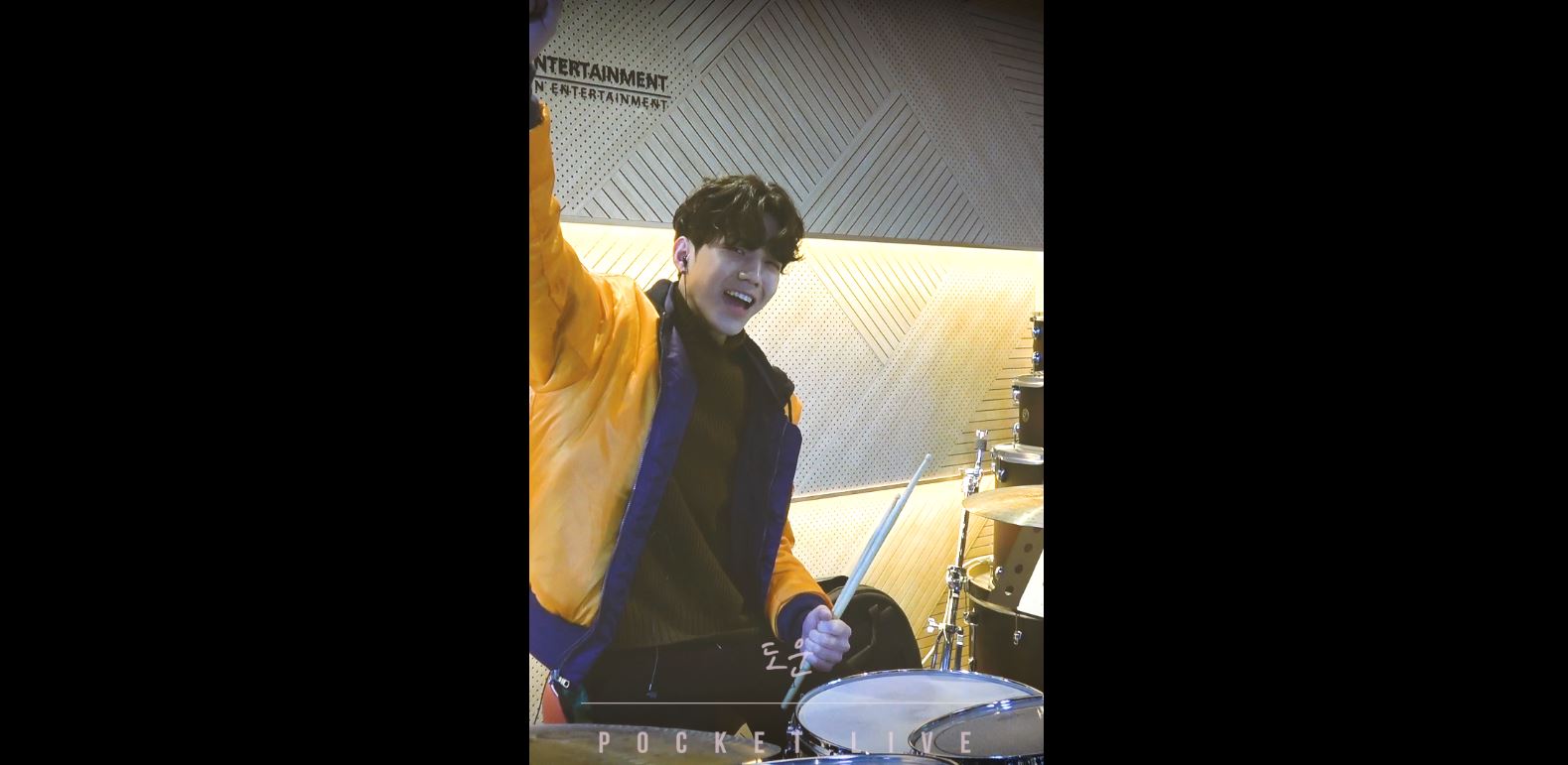 thumbnail [POCKET LIVE] DAY6(데이식스) Dowoon(도운) "쏟아진다"