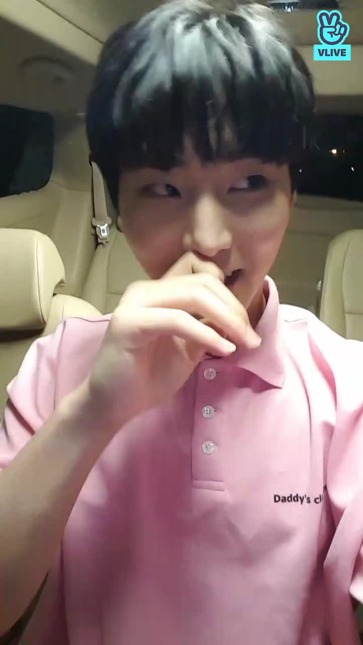 thumbnail Young K의 "화요일" 6분 라이브