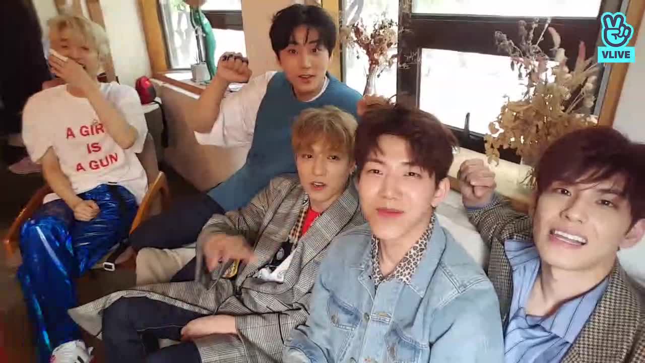 thumbnail 데식이들 모하고있게요😀