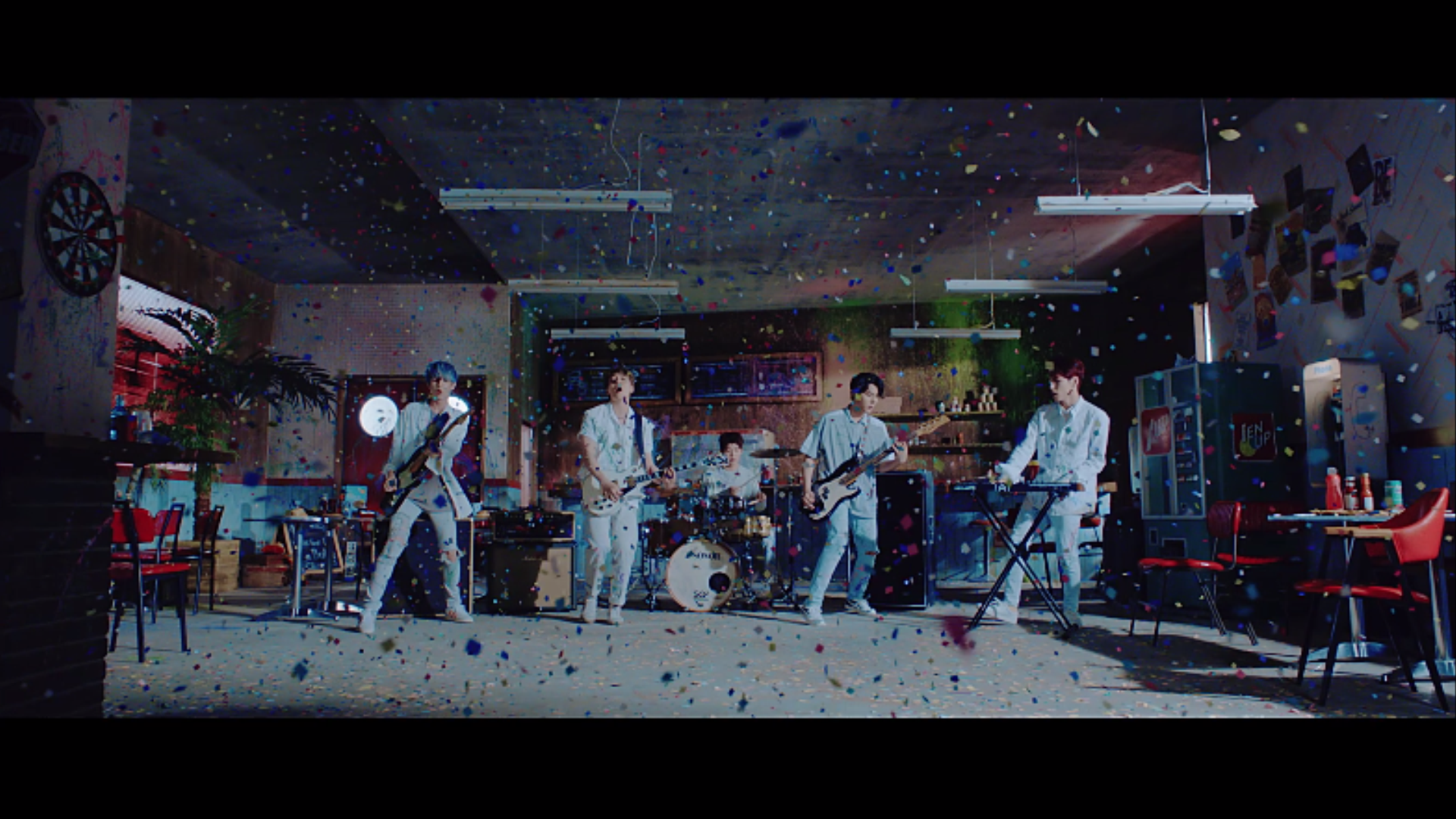 thumbnail DAY6(데이식스) "Shoot Me" M/V