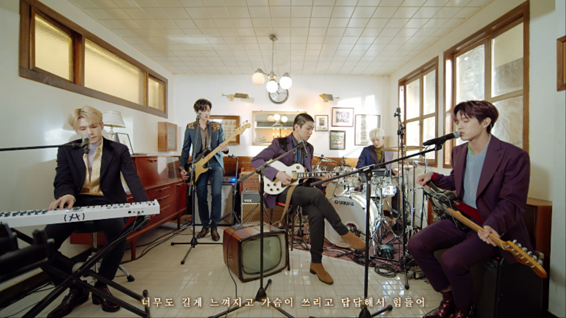 thumbnail DAY6(데이식스) "행복했던 날들이었다" Live Video (0AM Ver.)
