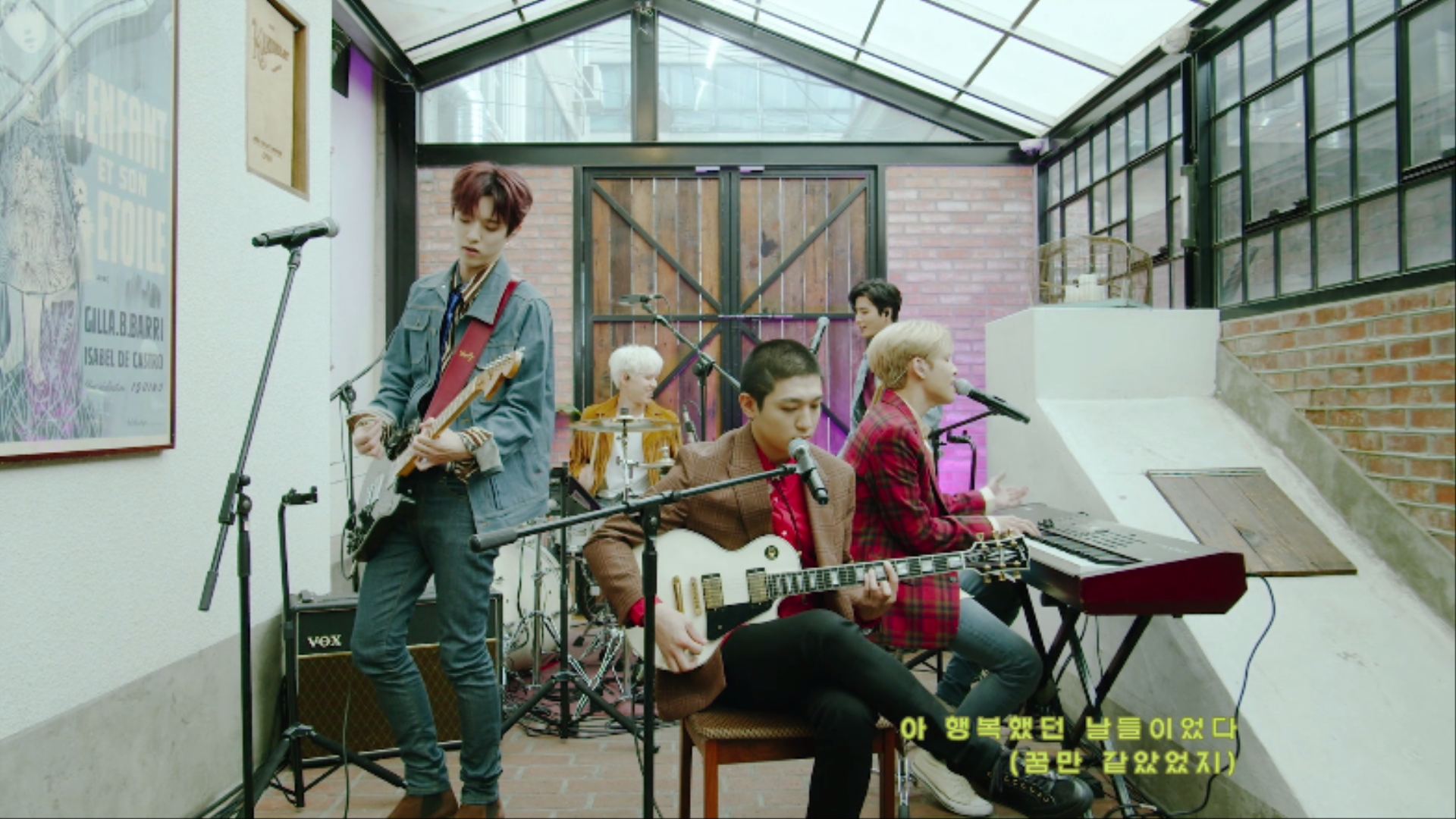thumbnail DAY6(데이식스) "행복했던 날들이었다" Live Video (12PM Ver.)