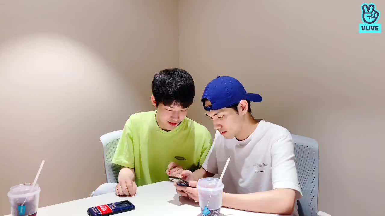 thumbnail 원필 & 도운의 Our V Day