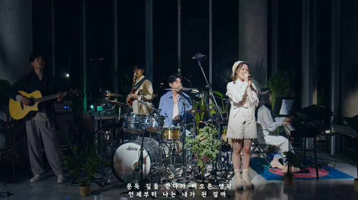 thumbnail Dowoon "Out of the Blue (Duet with Song Heejin)" LIVE CLIP